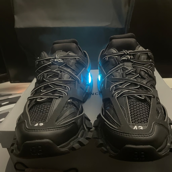 COPY - Balenciagas Track LED - Picture 3 of 4